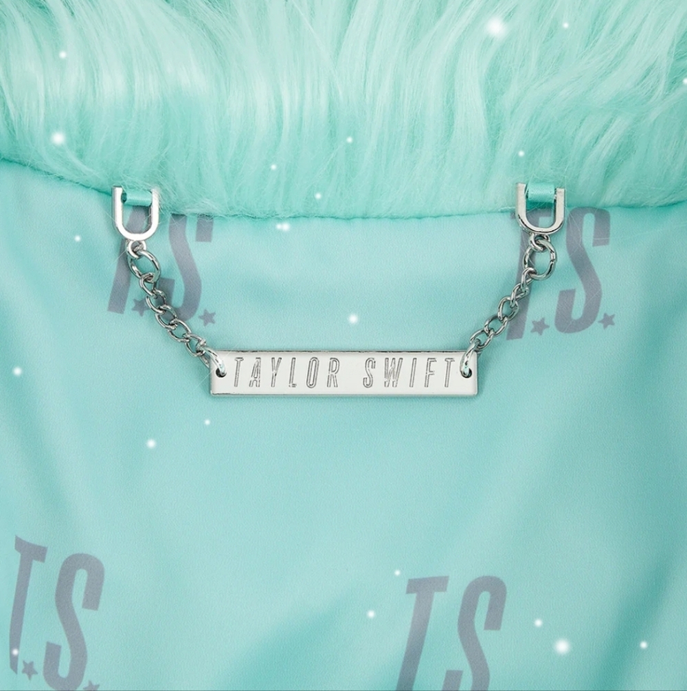 Taylor Swift THE LIFE OF A SHOWGIRL MINT FAUX FUR COAT XL/2XL - Picture 5 of 7